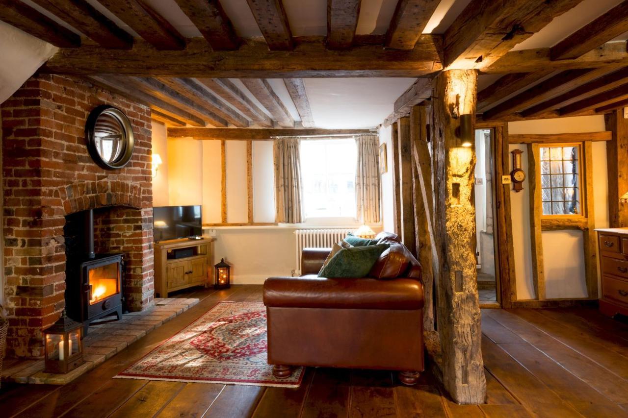 Miller Cottage A Luxury 1550'S Cottage In The Historic Centre Of Saffron Walden Exterior photo